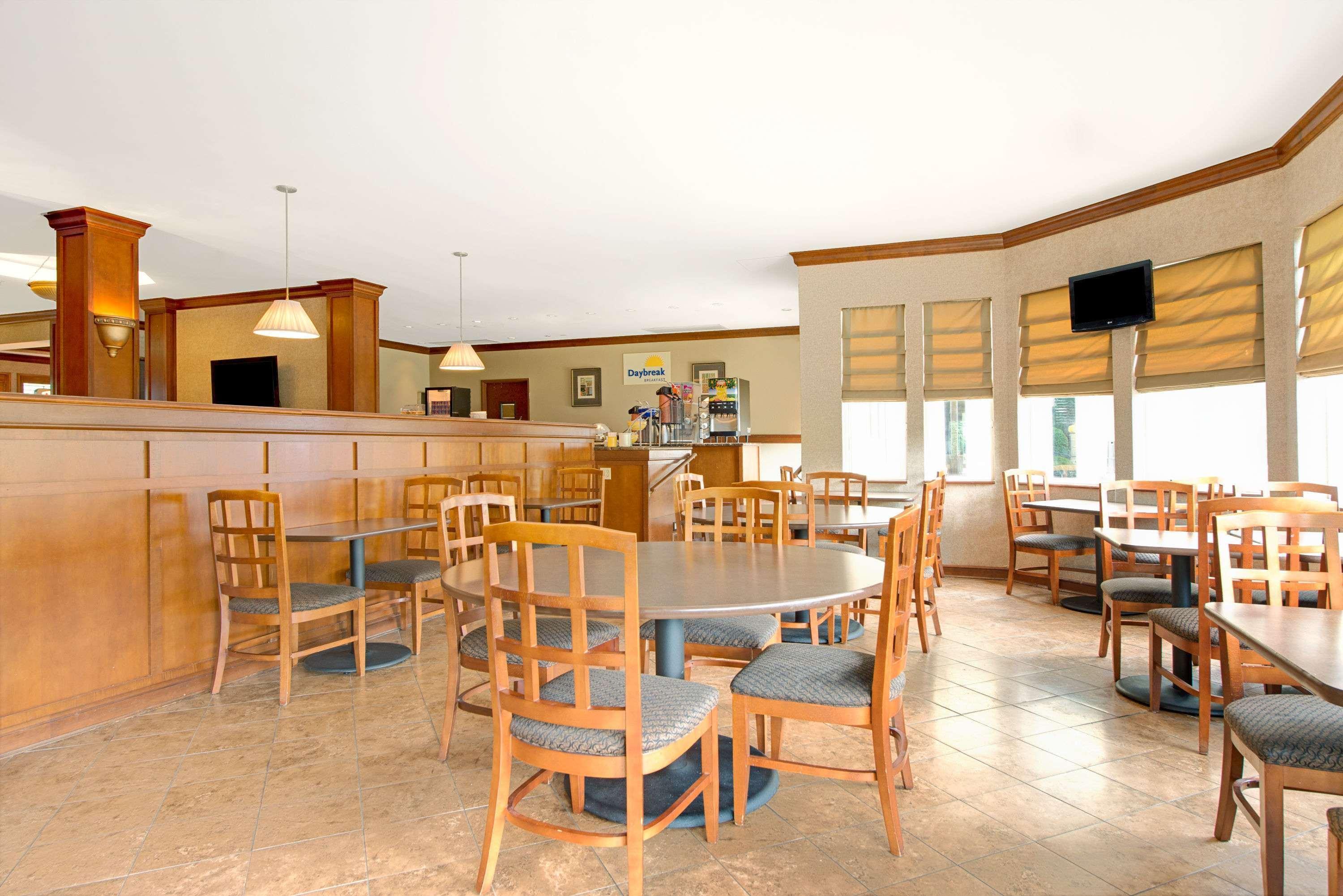 Days Inn By Wyndham St. Louis/Westport Mo Maryland Heights Extérieur photo